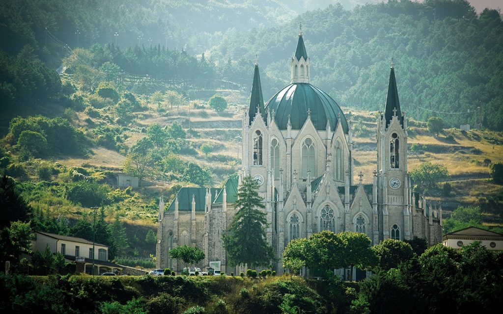 Castelpetroso Molise Tour & Omega Travel