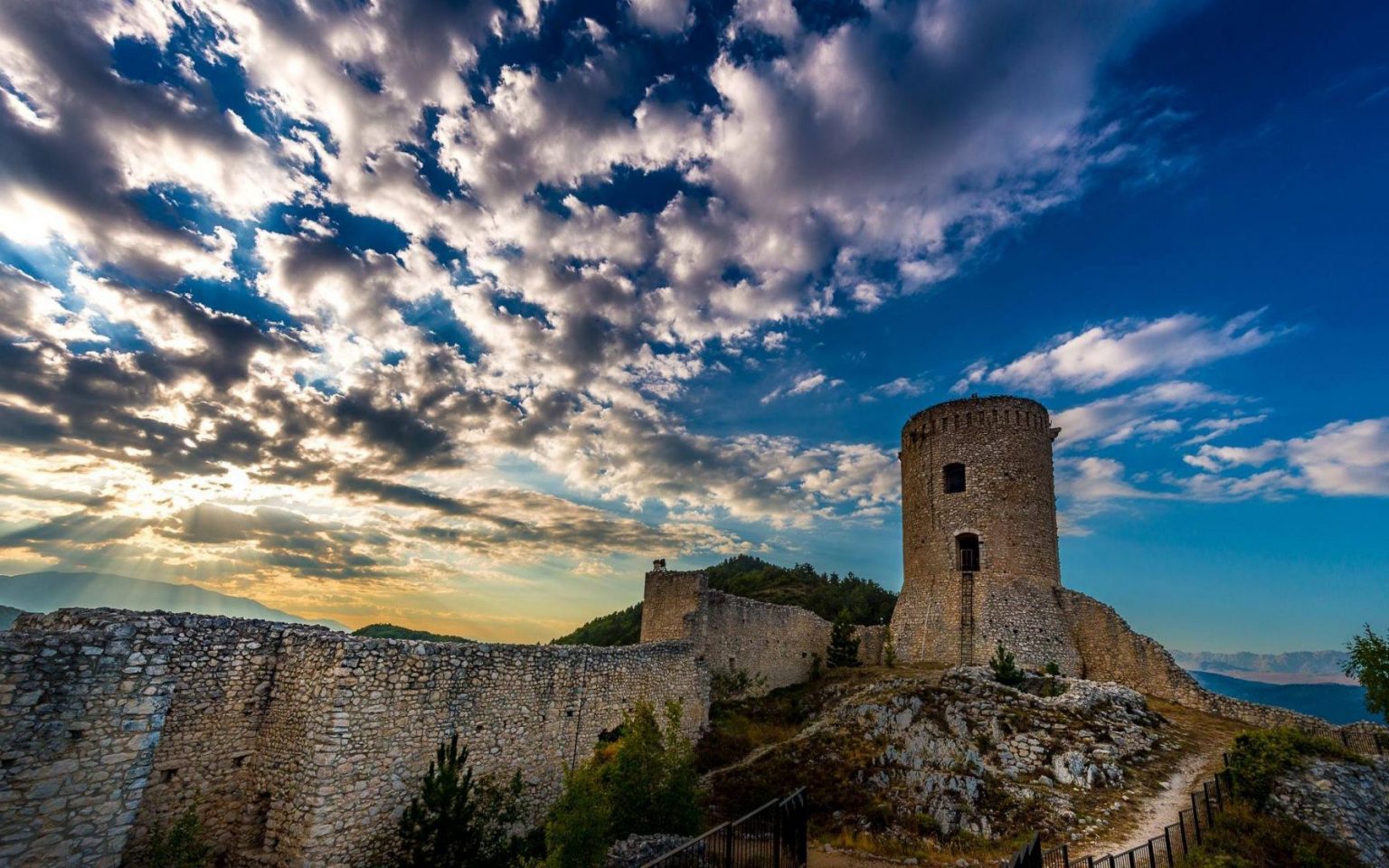 11. Bominaco Molise Tour & Omega Travel